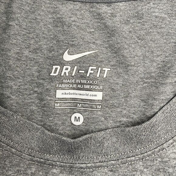 Nike Dri-Fit Top Size Medium - Picture 3 of 4